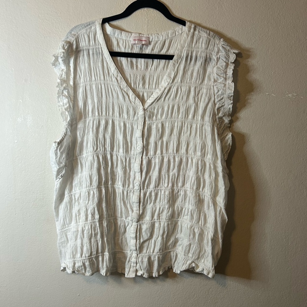 Molly & Isadora White Sleeveless Button Down Blouse